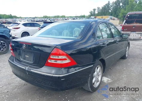 2003 Mercedes-Benz C 240 из США, поврежденный, VIN WDBRF61JX3A457198